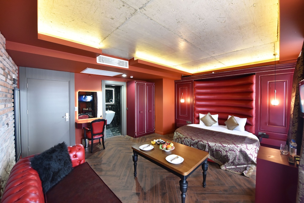 Bayberd Hotel 7/34