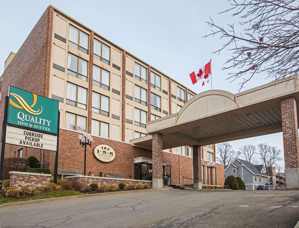 Quality Inn Suites Downtown Charlottetown 1/34