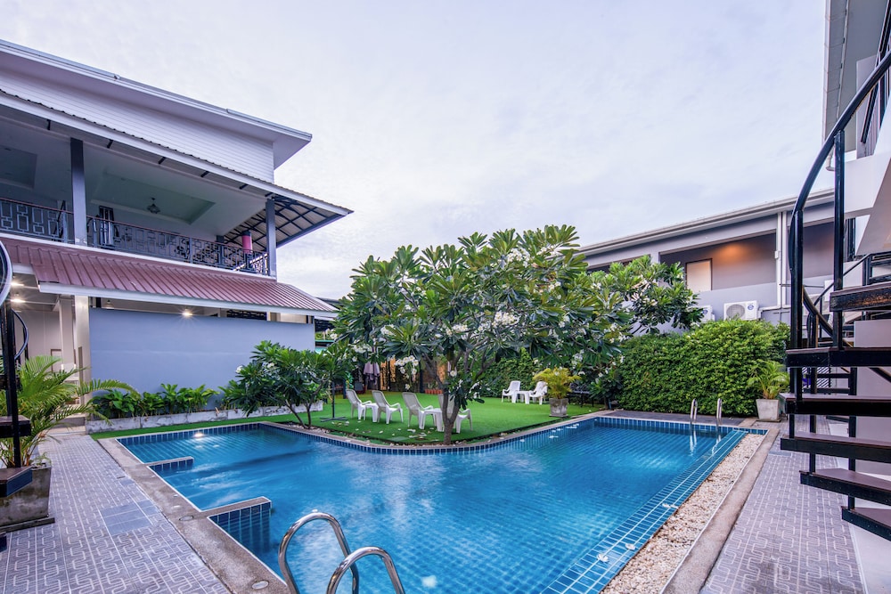 Chanakarn Pool Access Rawai 7/50