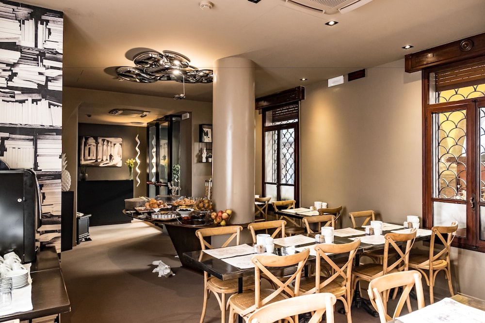 Hotel Mignon 34/48