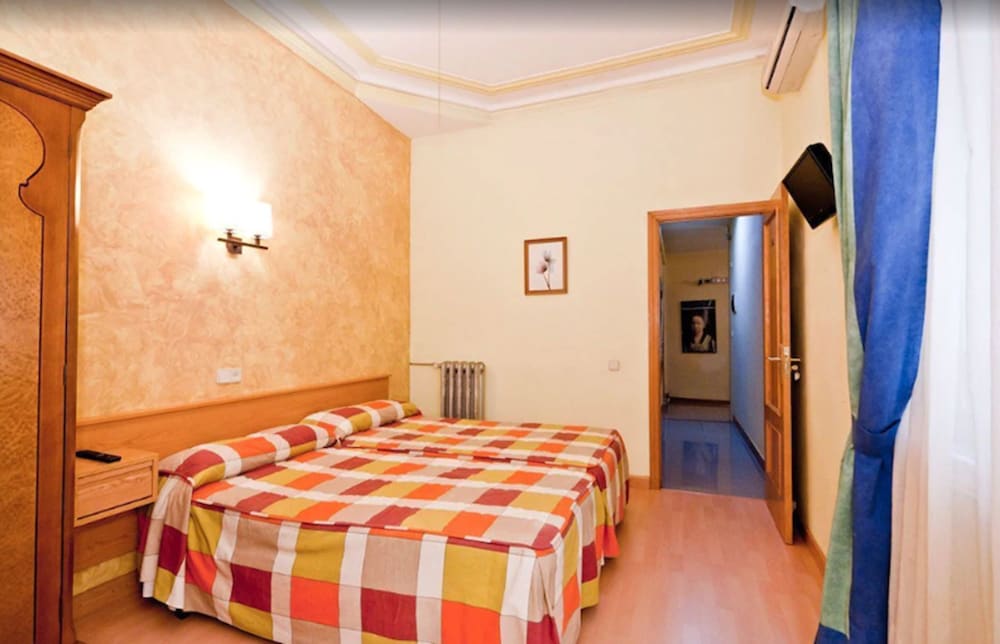 Hostal Oporto 12/31