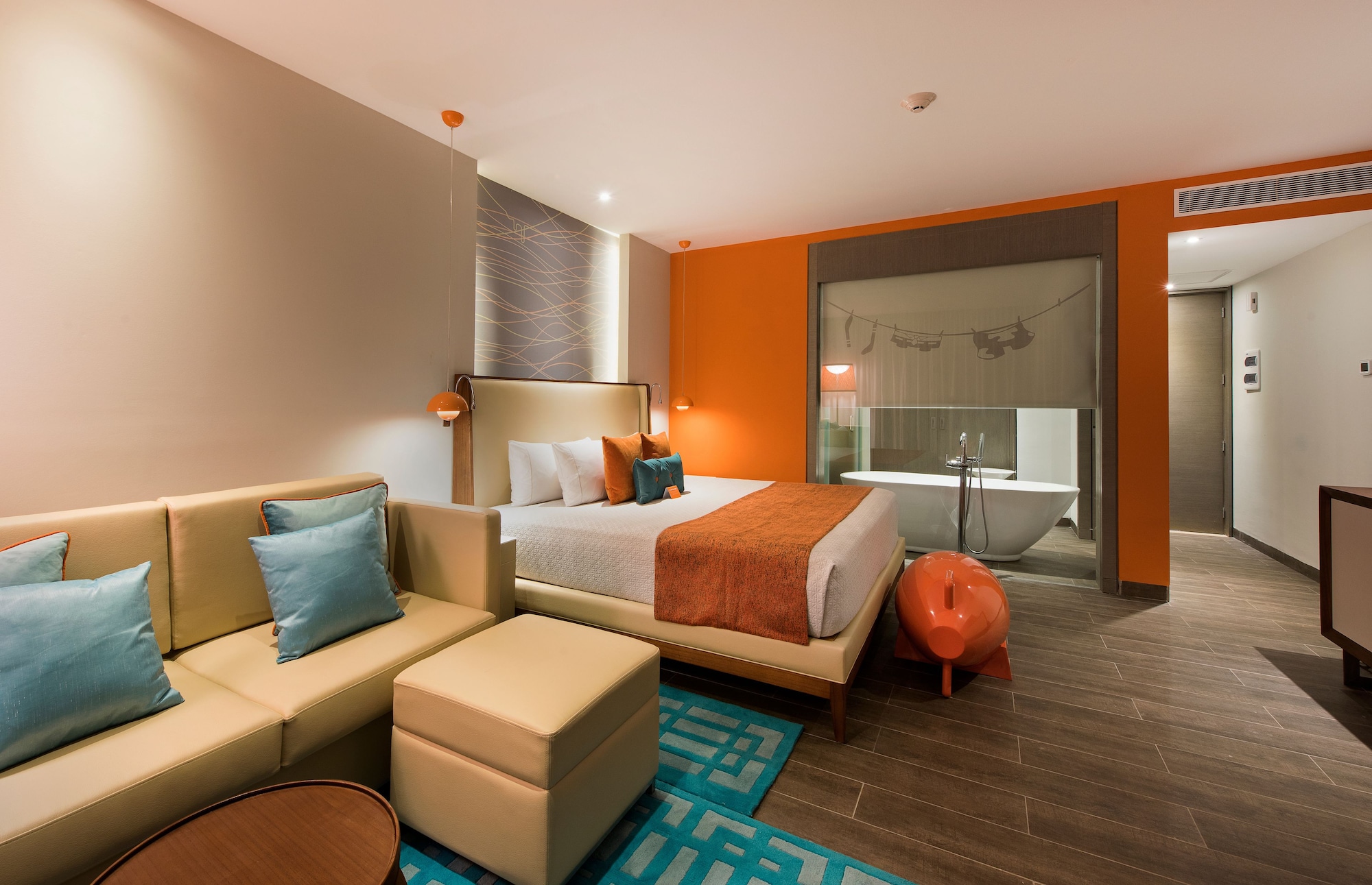SWIM UP, PAD, SUITE