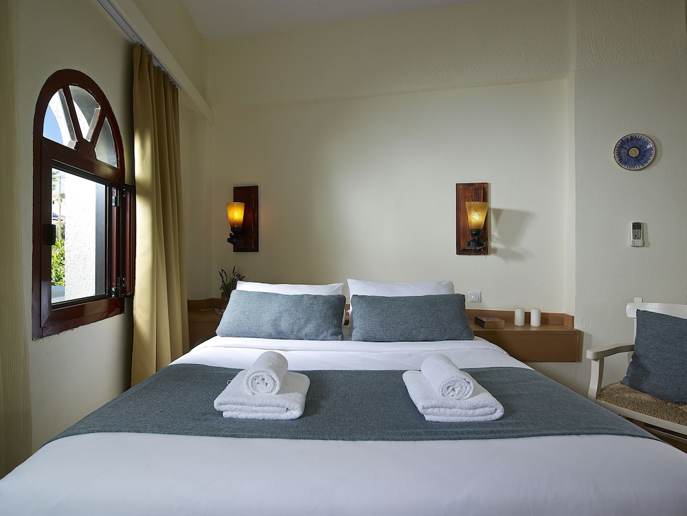 CHC Coriva Beach Hotel and Bungalows 30/75