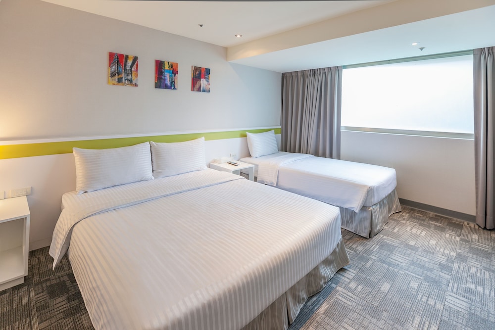 9ine hotel 26/63