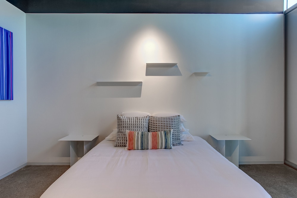 Hotel Revel 22/48