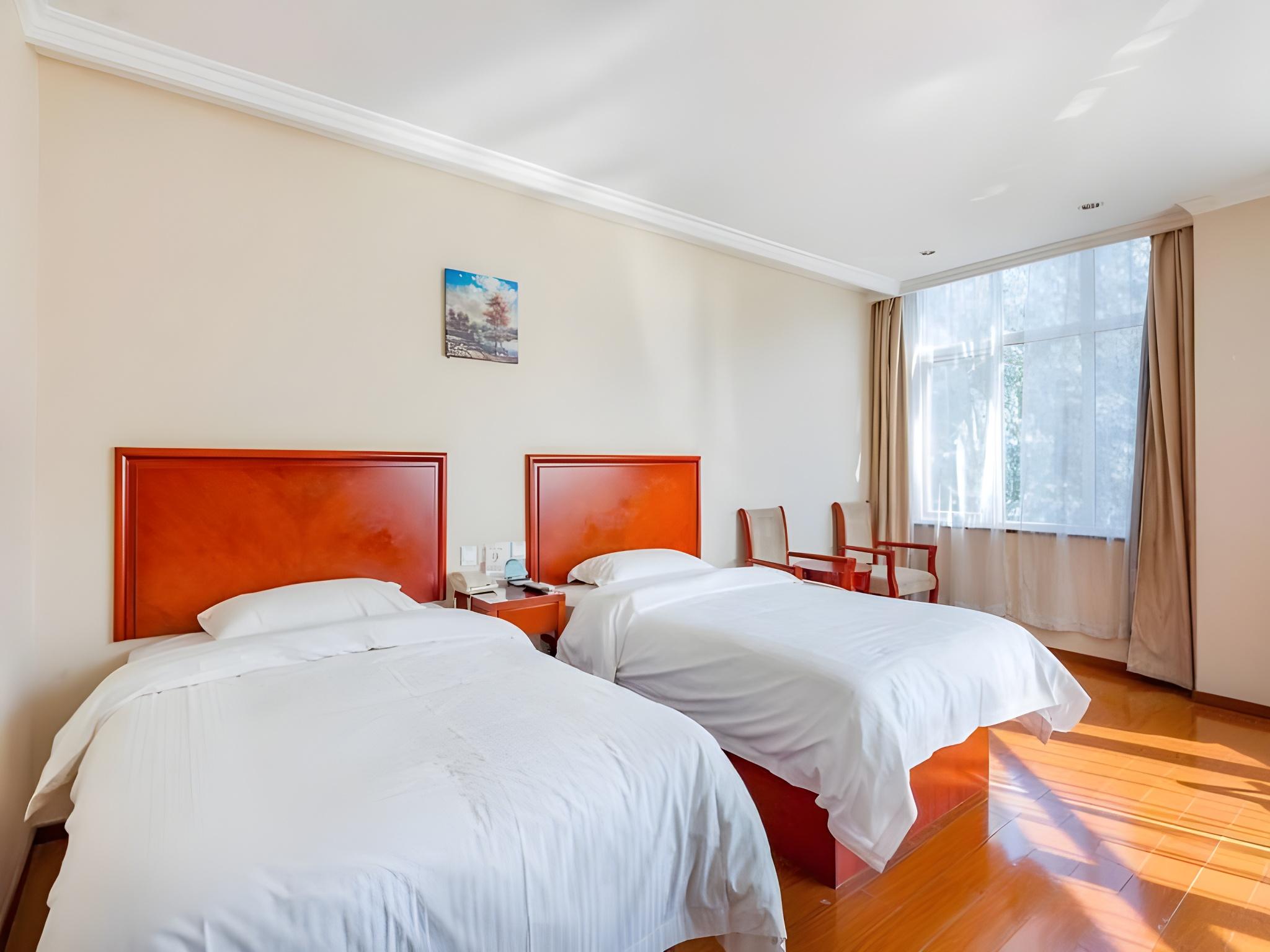 Room, Triple
