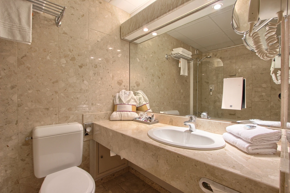 Mercure Paris Velizy 72/74