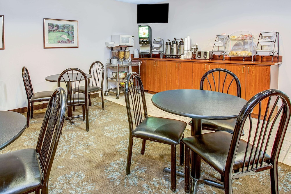 Microtel Inn & Suites by Wyndham Mason/Kings Island 21/26