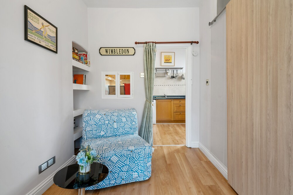 Wimbledon Holiday Lets 25/50