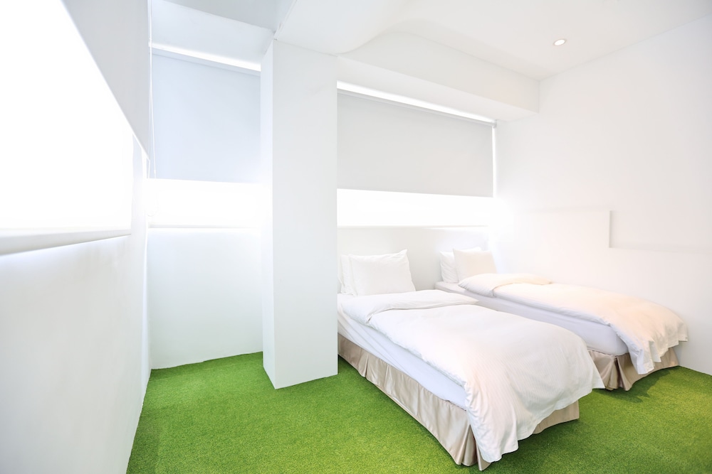 Time Flyer Hotel 13/50
