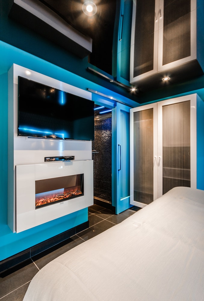 Olux Hotel Motel Suites 34/71