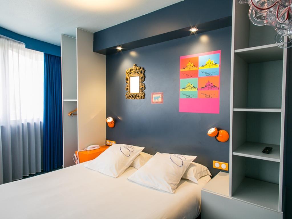 Room, Quintuple
