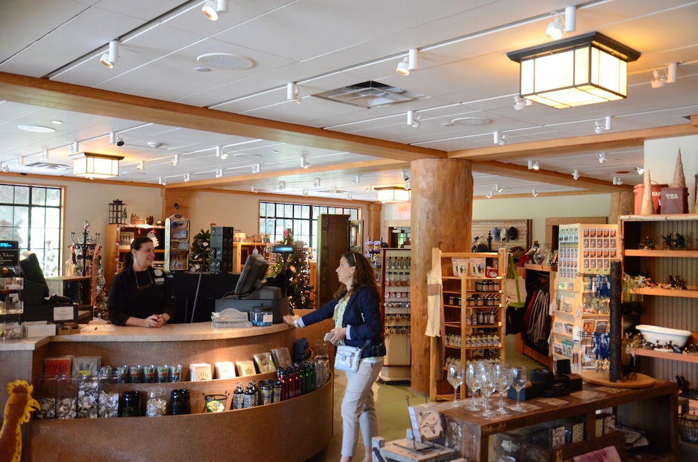 Overlook Lodge at Bear Mountain 26/38