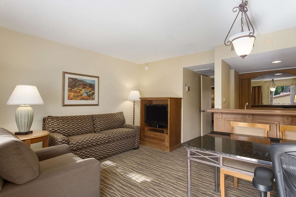 Motel6 Phoenix, AZ - Sky Harbor 35/56