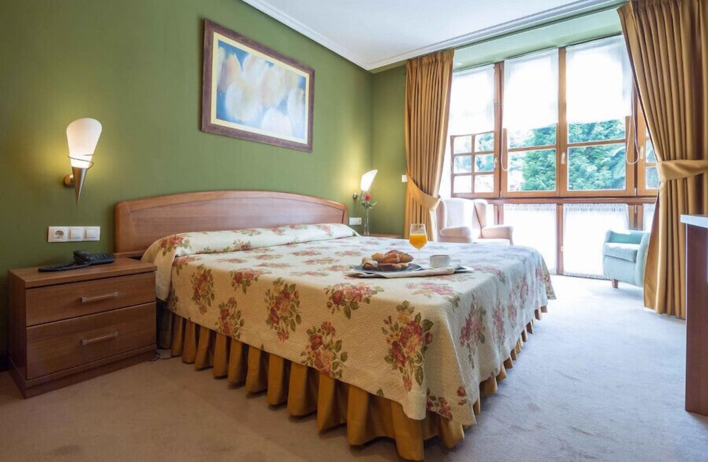 Gran Hotel Cela 54/64