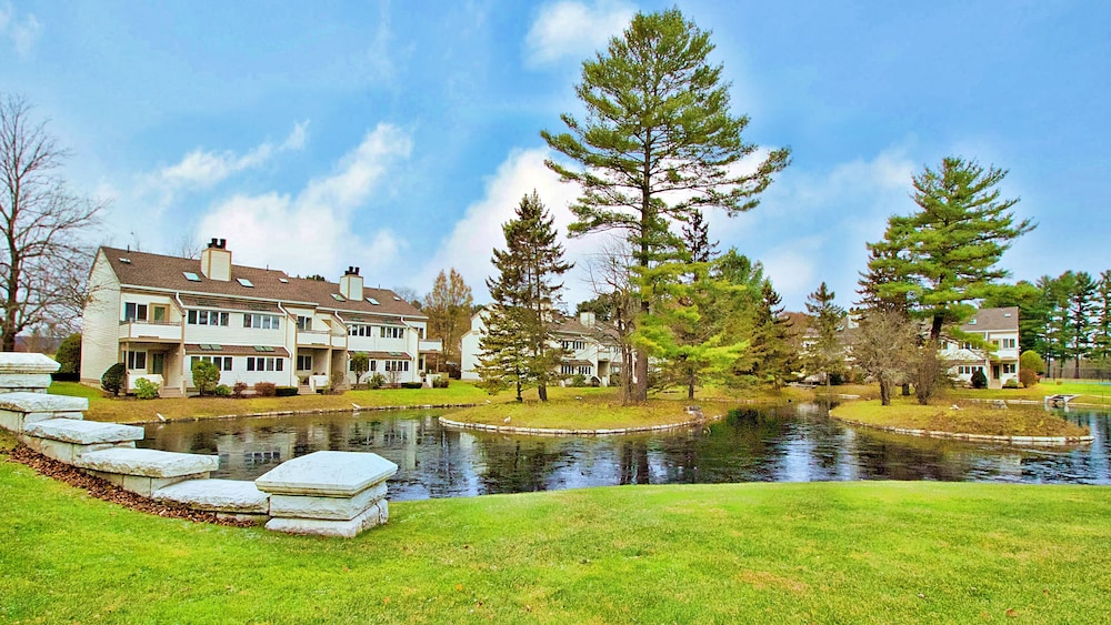 The Ponds At Foxhollow 55/61
