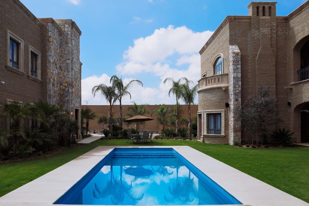 Hacienda Los Arcangeles 38/49