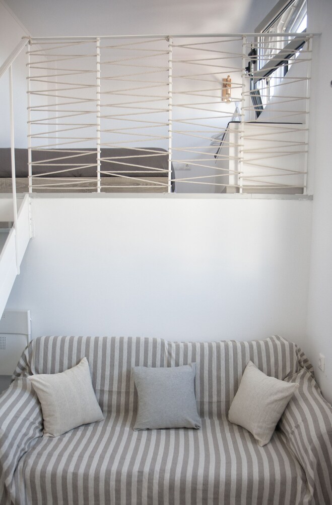 Axos Apartments 12/22