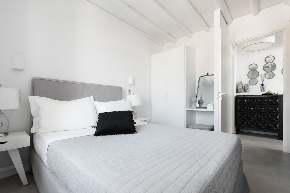 Riva Suites 9/50
