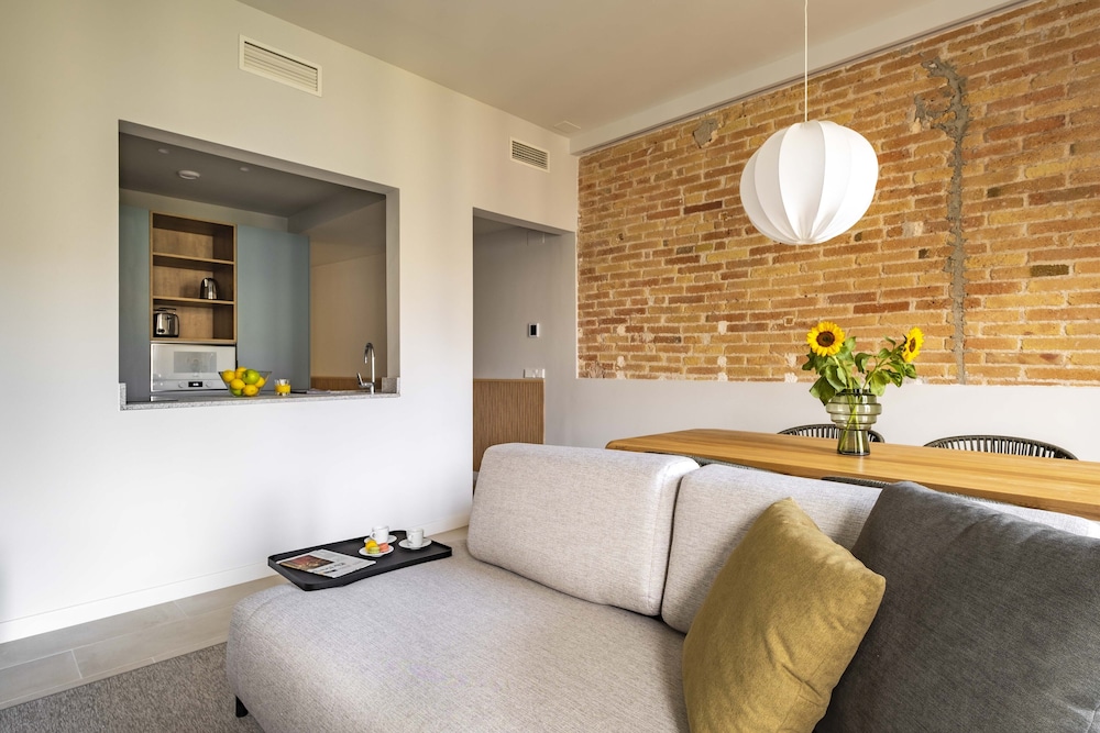 Aspasios Garden Apartments 3/46