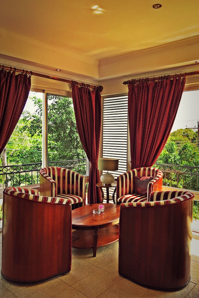 Sovereign Hotel 27/50