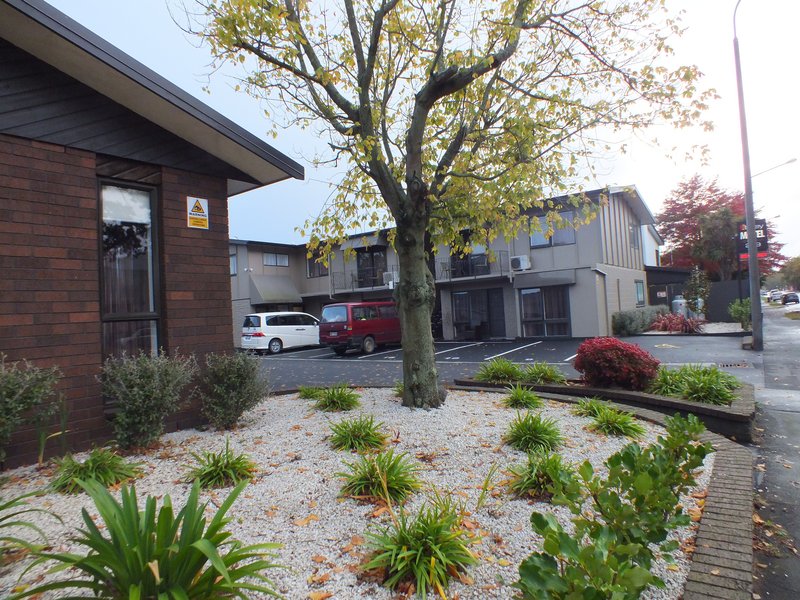 ABBEY MOTOR LODGE 3/6