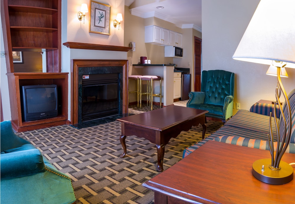 Americas Best Value Inn & Suites - Clarence/Buffalo East 32/49