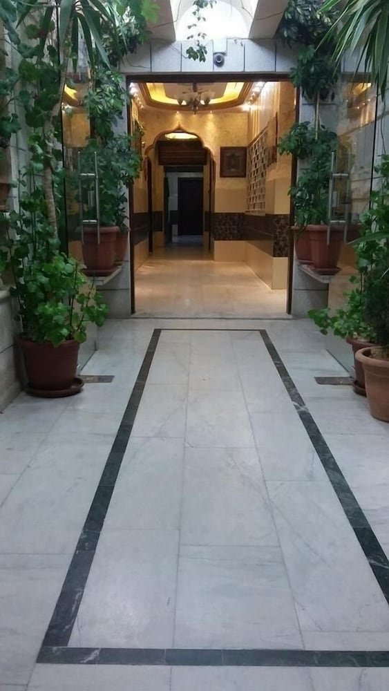 Amaled Hotel 38/40