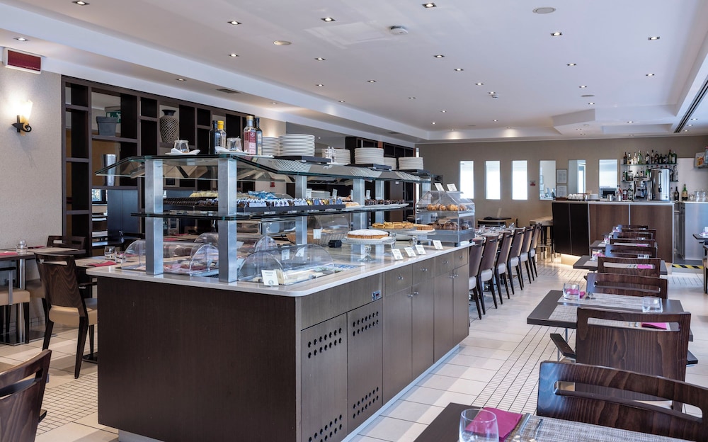 restaurant cafeteria