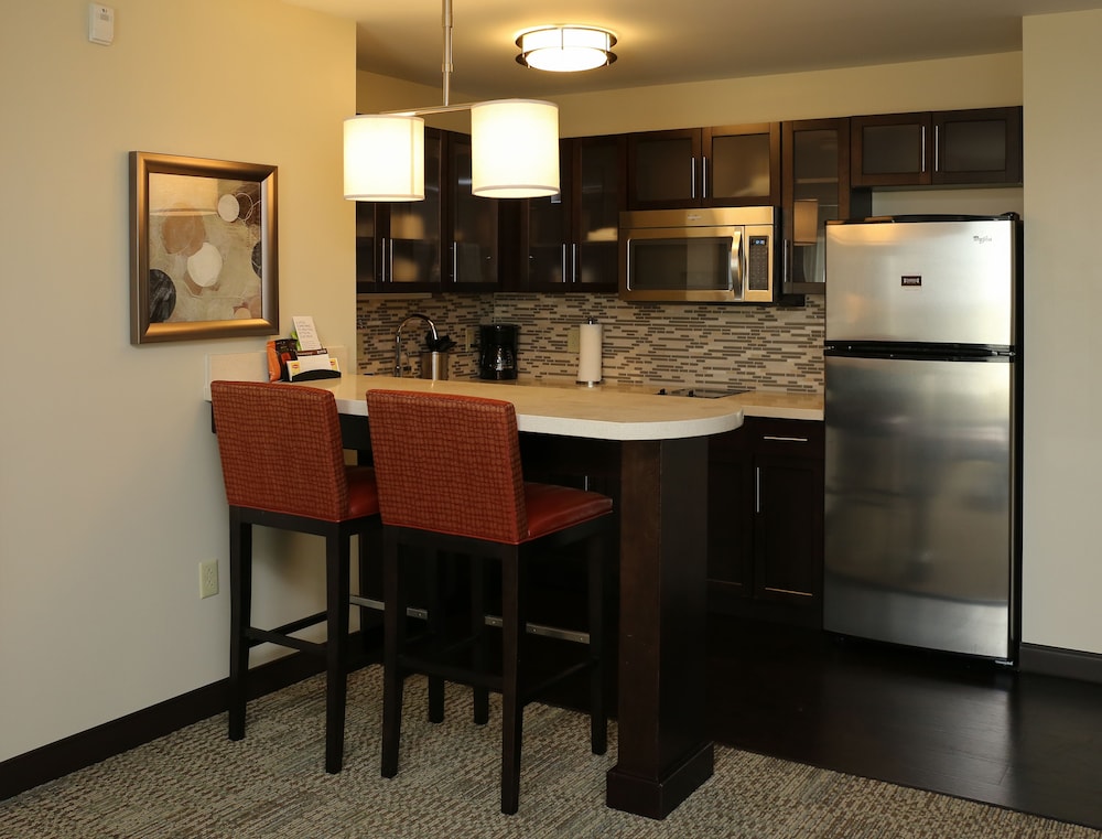 Staybridge Suites DENVER-STAPLETON 65/81