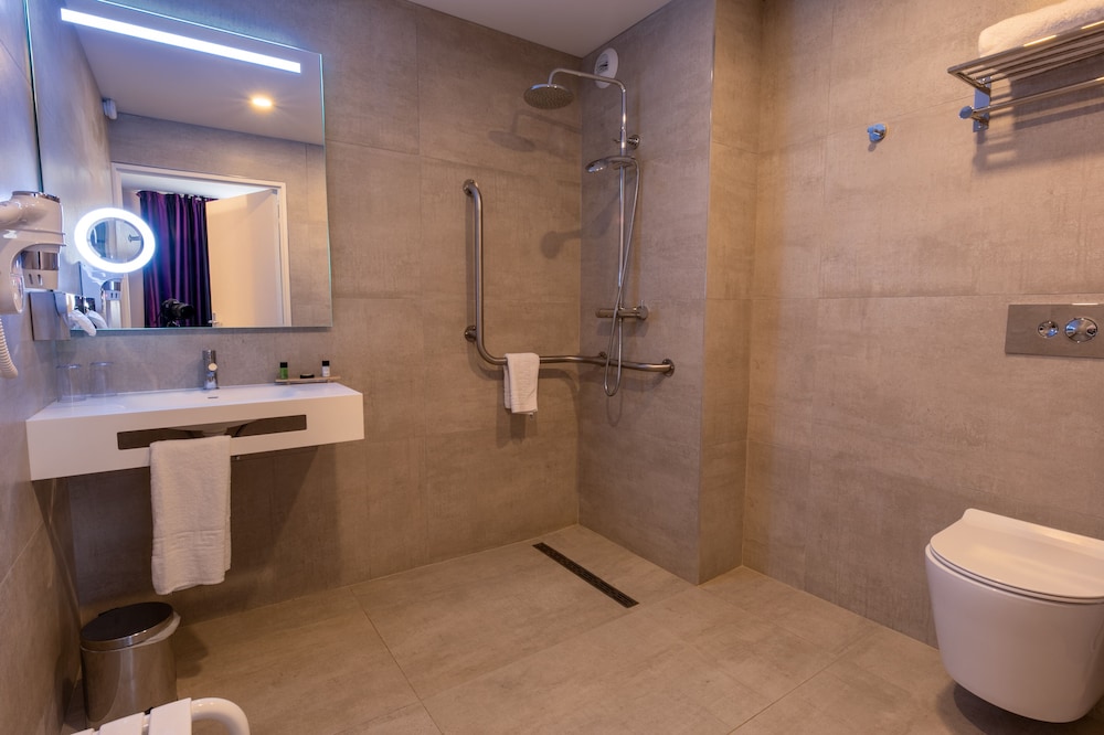 Mercure Paris Nanterre 45/48