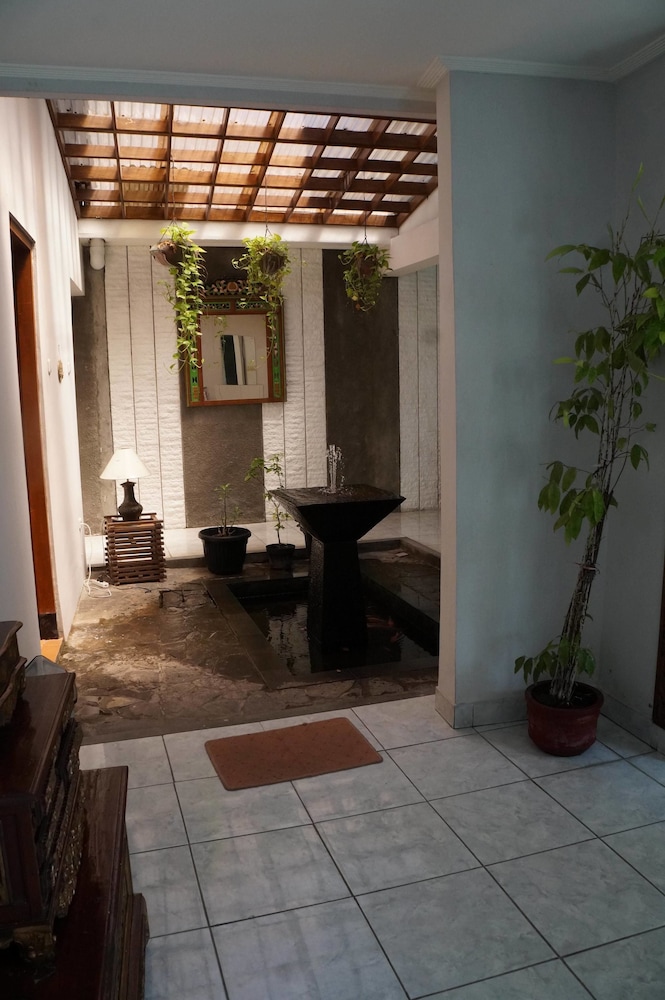 Hotel Kirana 30/54