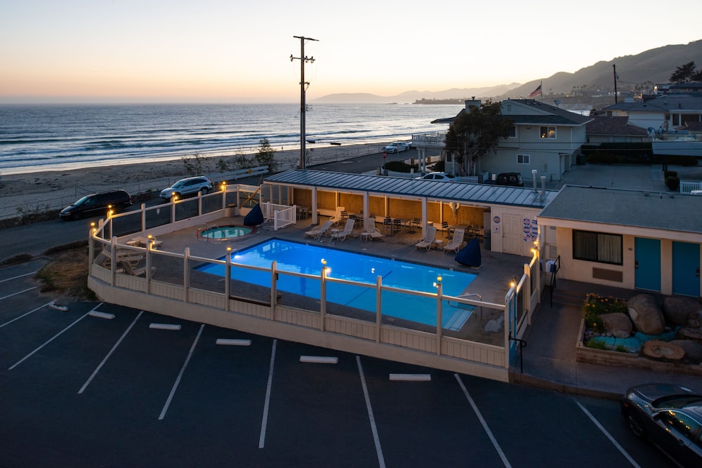 Edgewater Inn And Suites 45/76