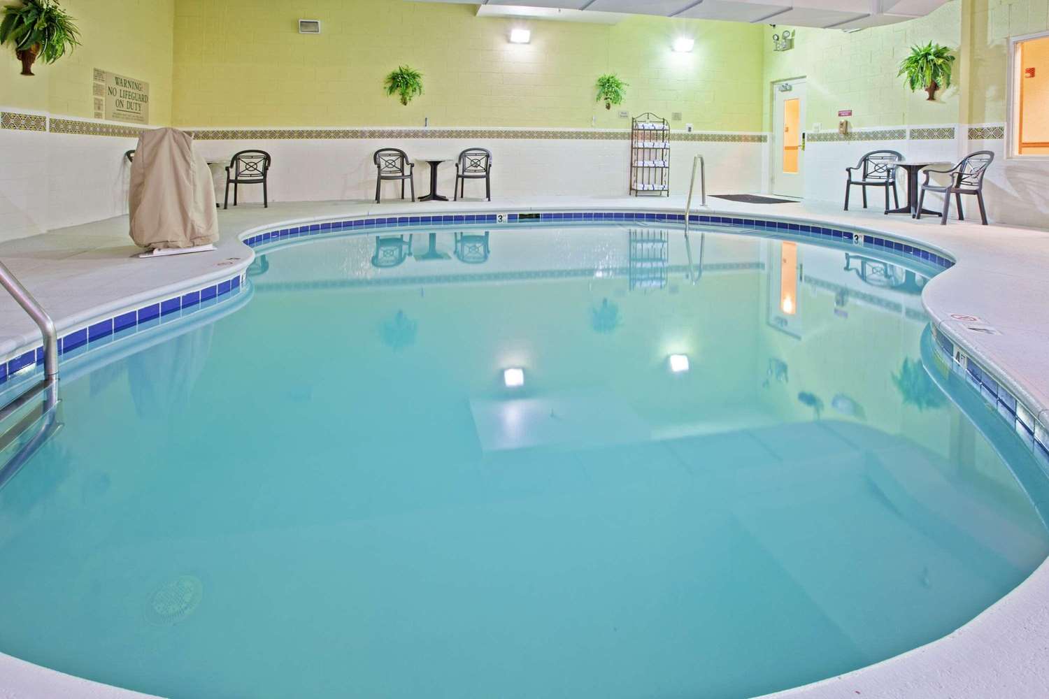 La Quinta Inn & Suites by Wyndham Knoxville West 12/16