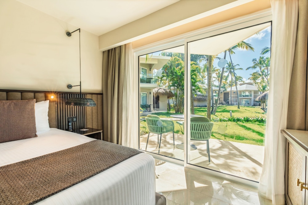 Master, Suite, Single, King Bed, Sofa