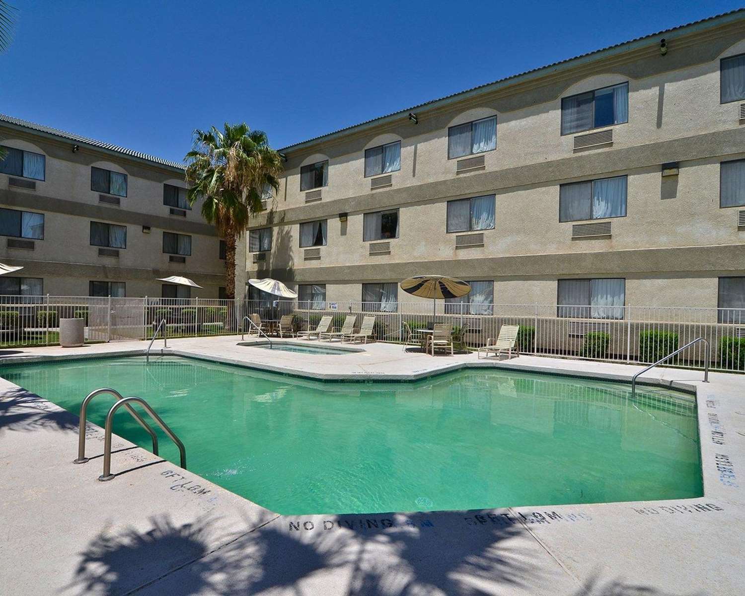 Quality Inn & Suites Yuma 50/50