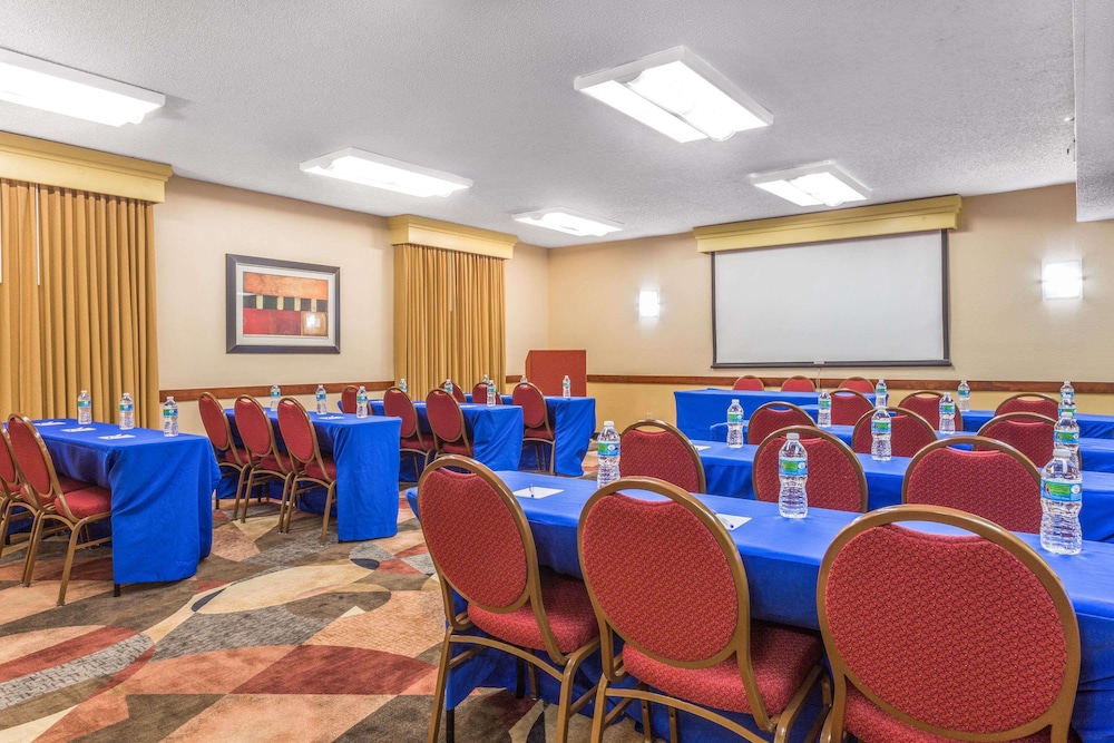 Comfort Inn Roswell-Dunwoody 36/44