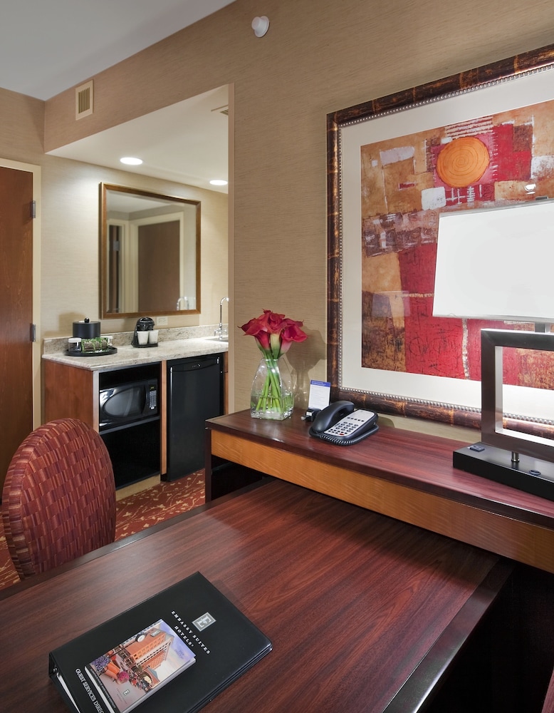 Embassy Suites by Hilton Loveland Hotel Conference Center and Spa 8/60