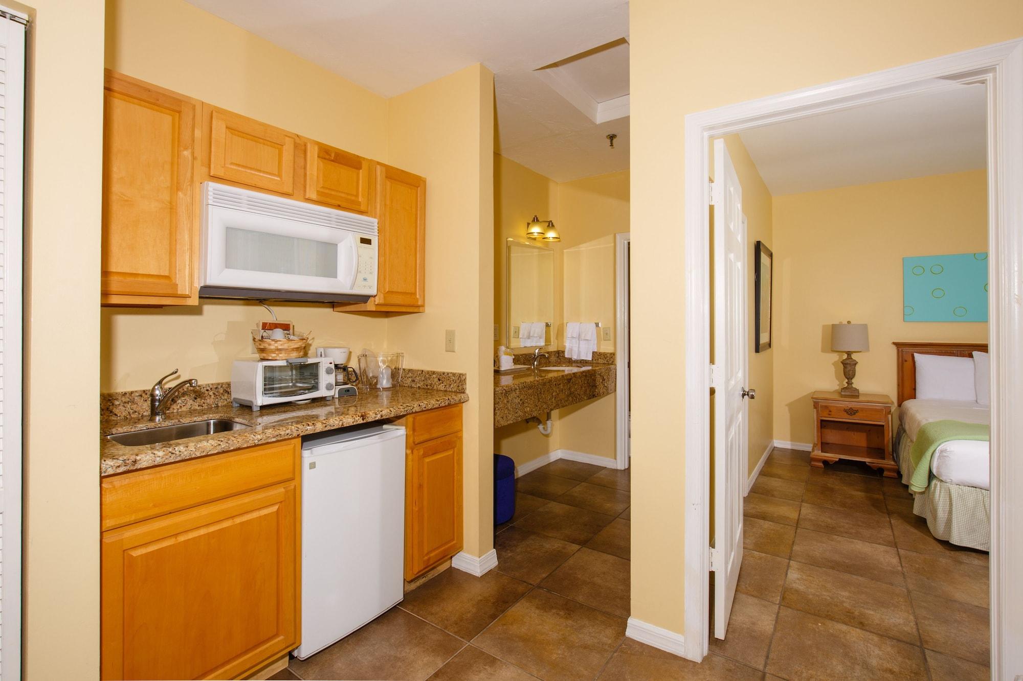 جناح، Naples Garden Inn 3/4