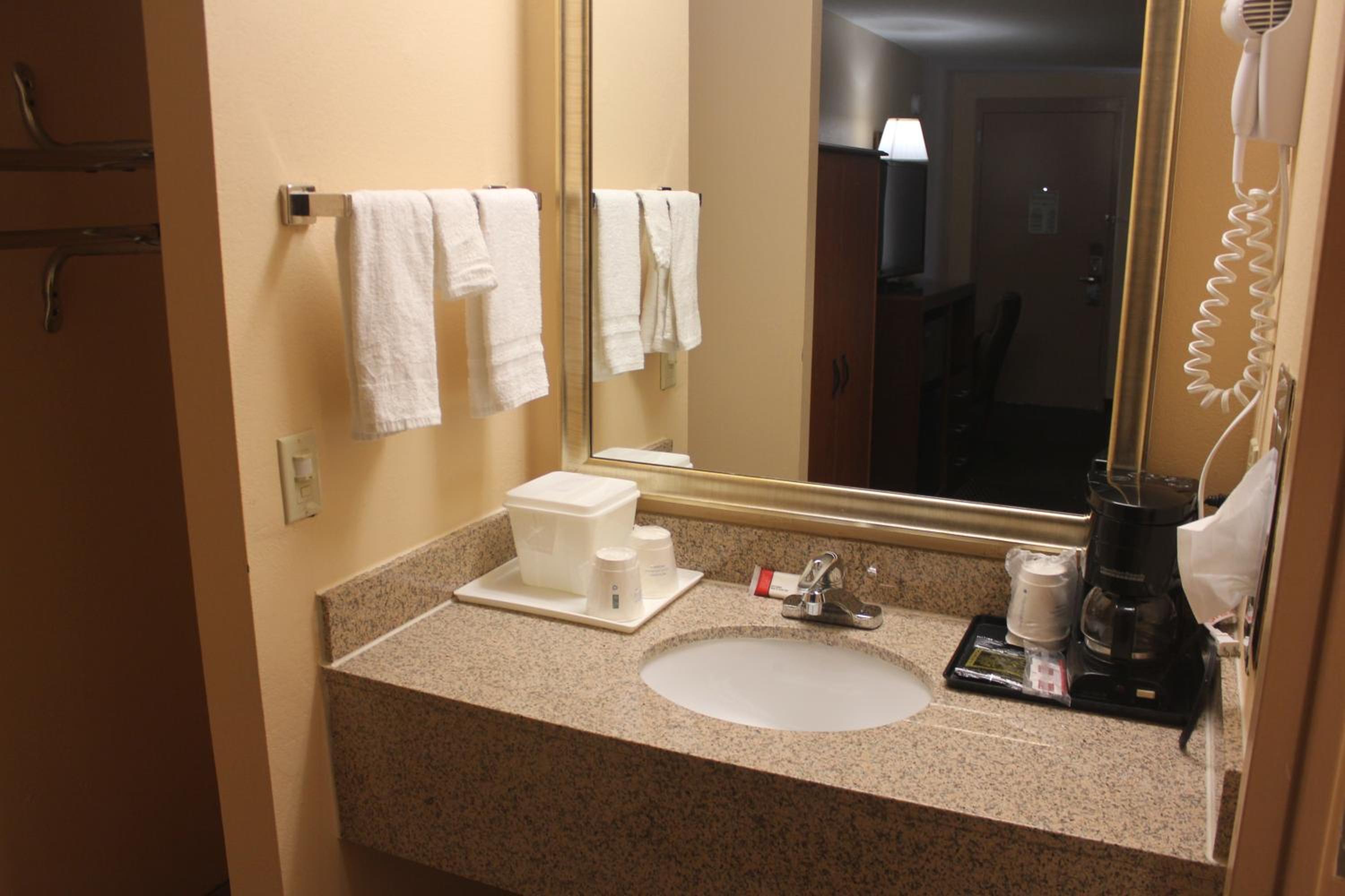 Super 8 By Wyndham Laurel, MD 23/26