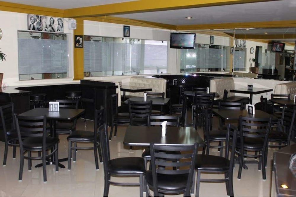 Hotel Frontiere 23/38