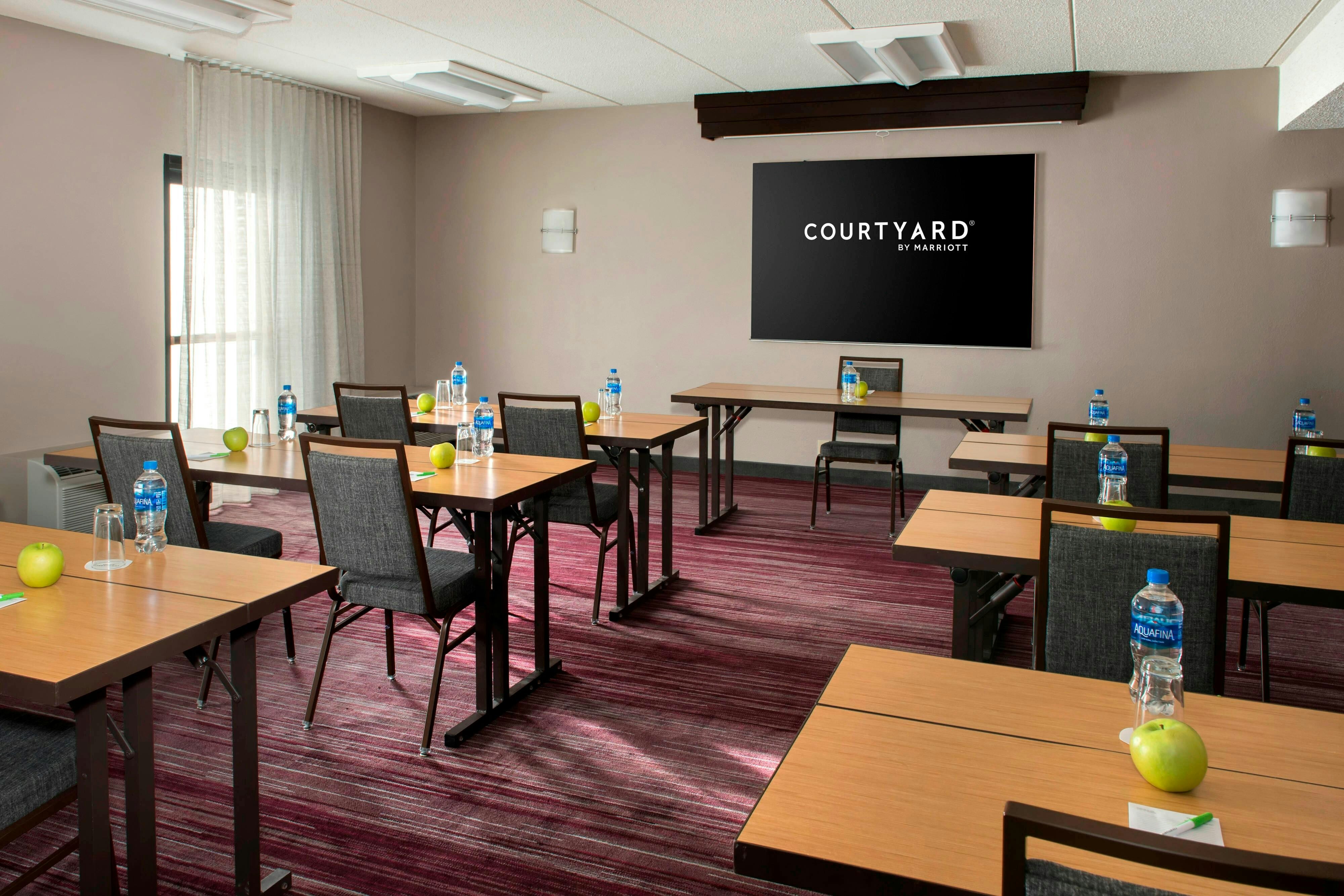 Courtyard By Marriott Poughkeepsie 30/32