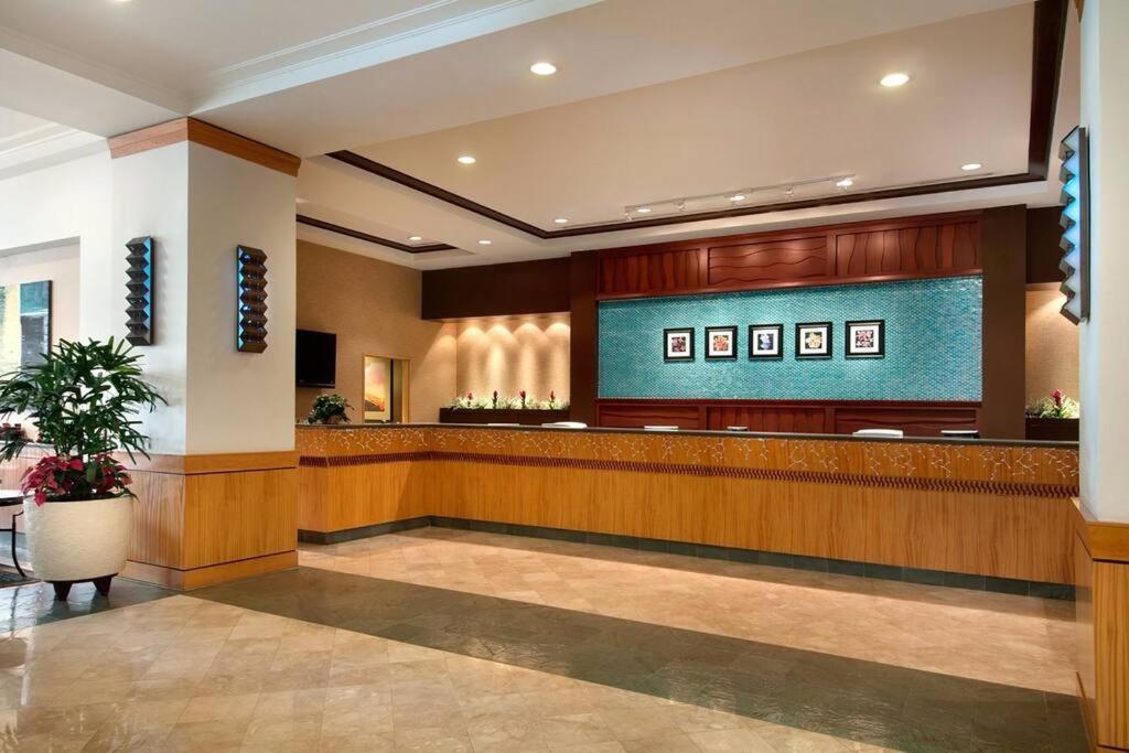 Ilikai Hotel Condo with Kitchen and Ocean View 6/38