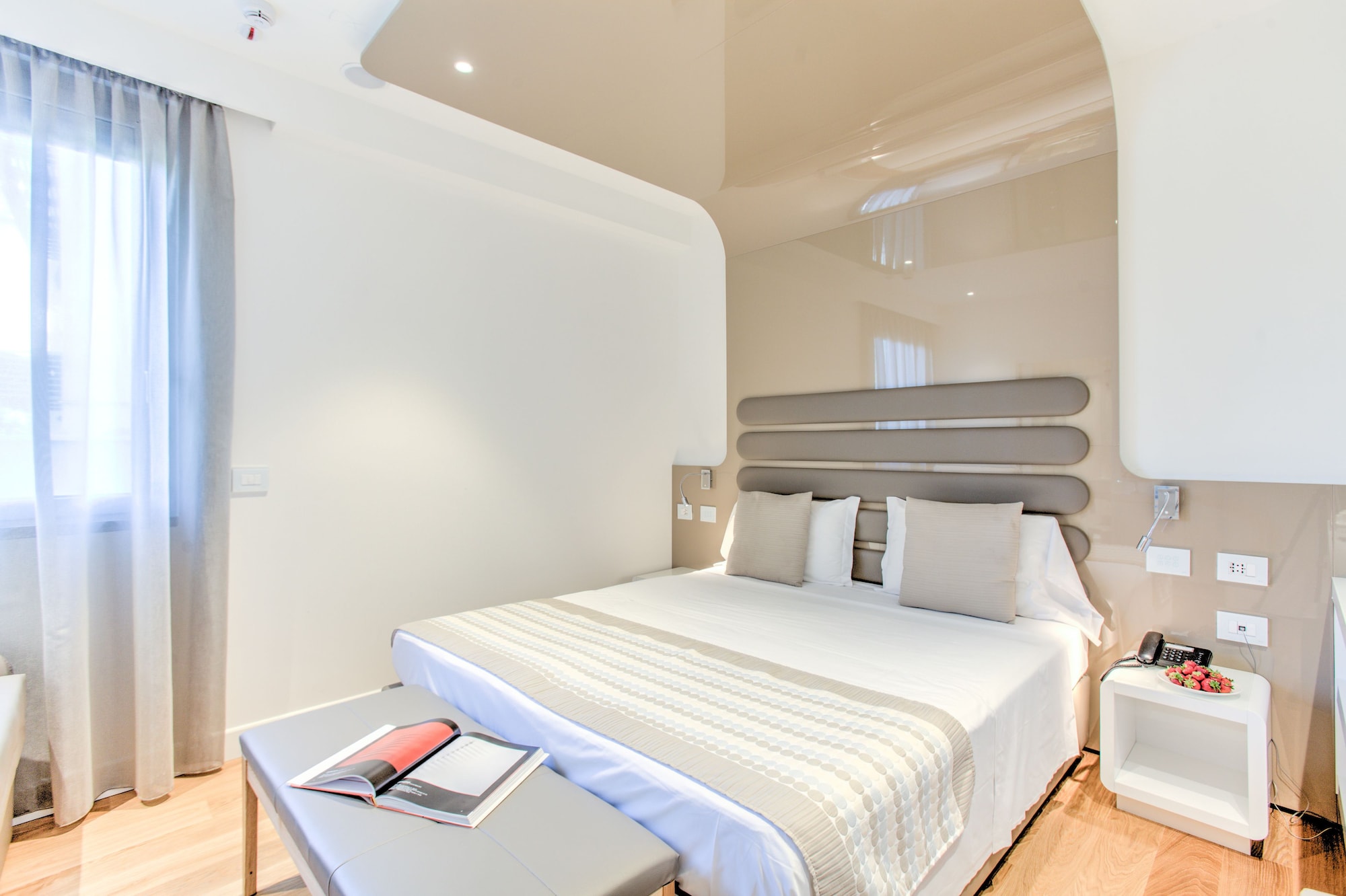 STANDARD, DOUBLE BED