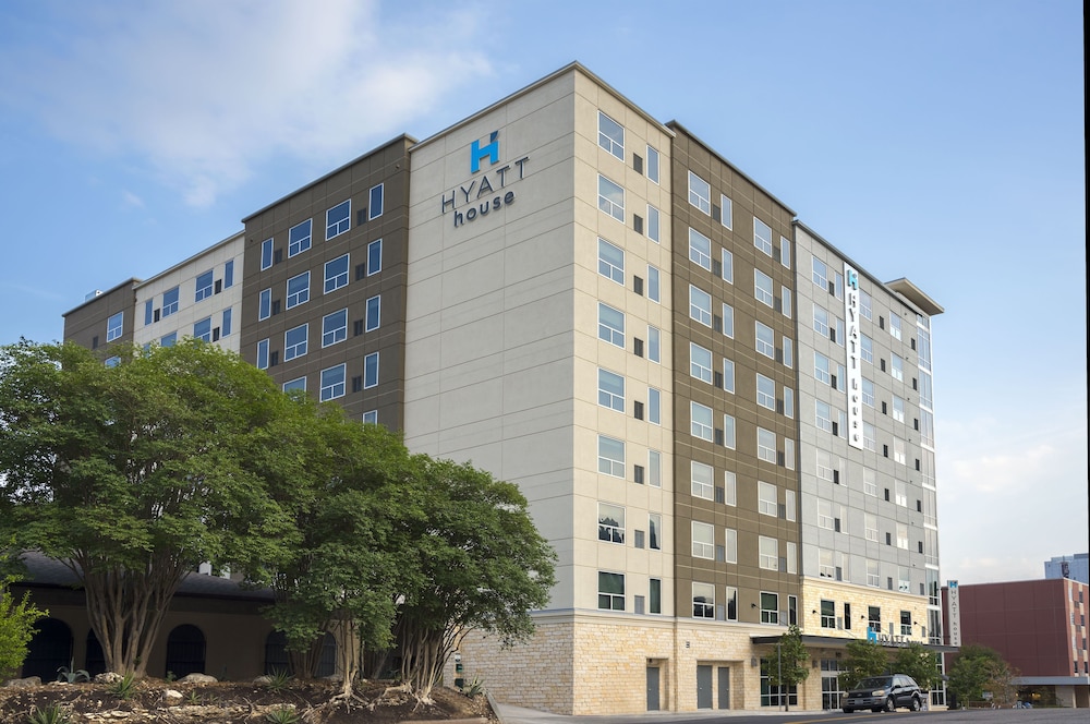 Hyatt House Austin Downtown 8/68