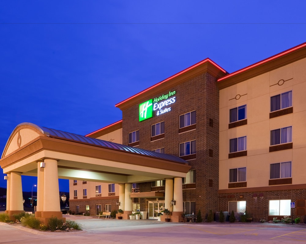 Holiday Inn Express Hotel Suites Winona 1/49