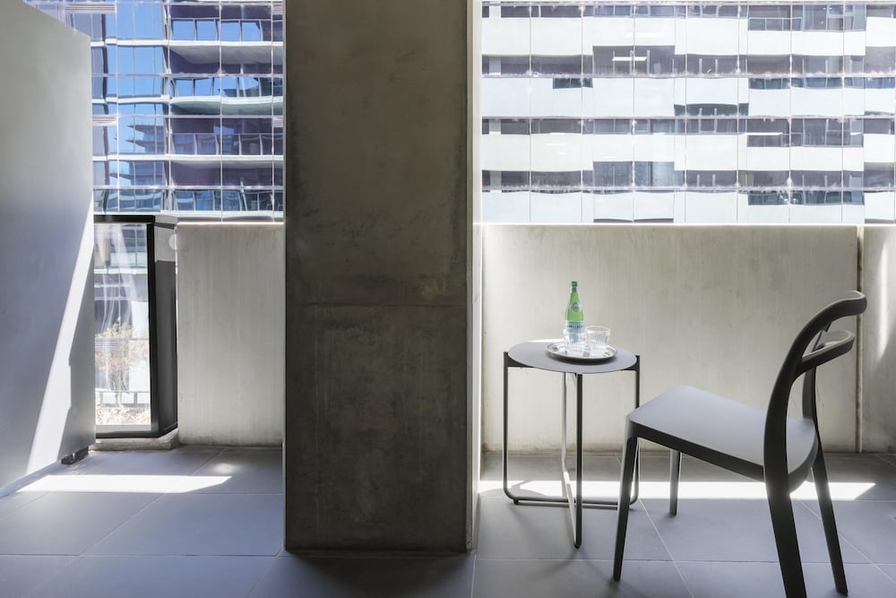 Oaks Melbourne St Kilda Road Hotel 40/64