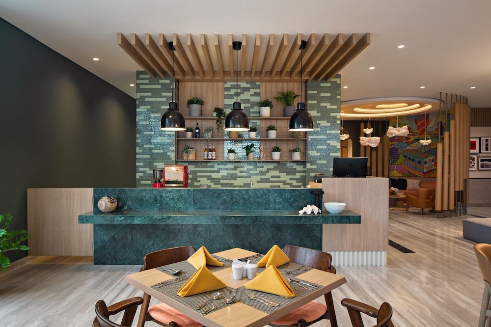 MaxOneHotels at Kota Harapan Indah Bekasi 25/32