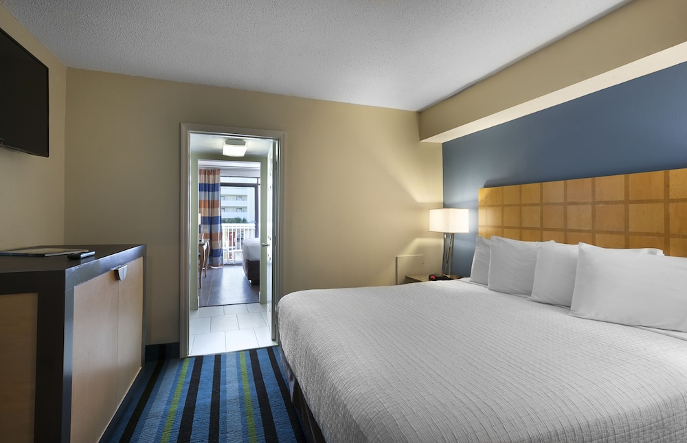 Captains Quarters Resort 12/72