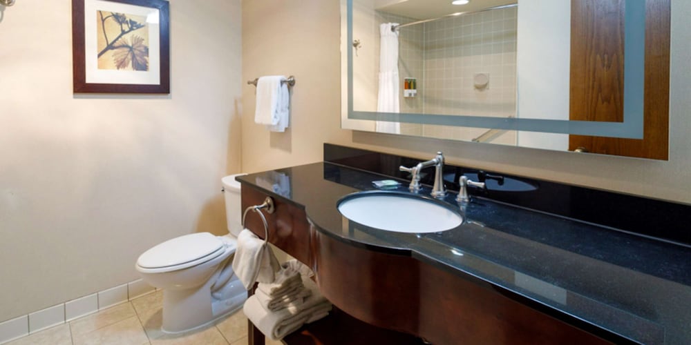 Maverick Hotel And Casino By Red Lion Hotels 64/66
